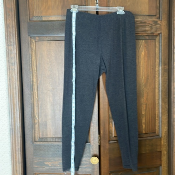 Vera Wang. XL. Gray Leggings. - Picture 5 of 5